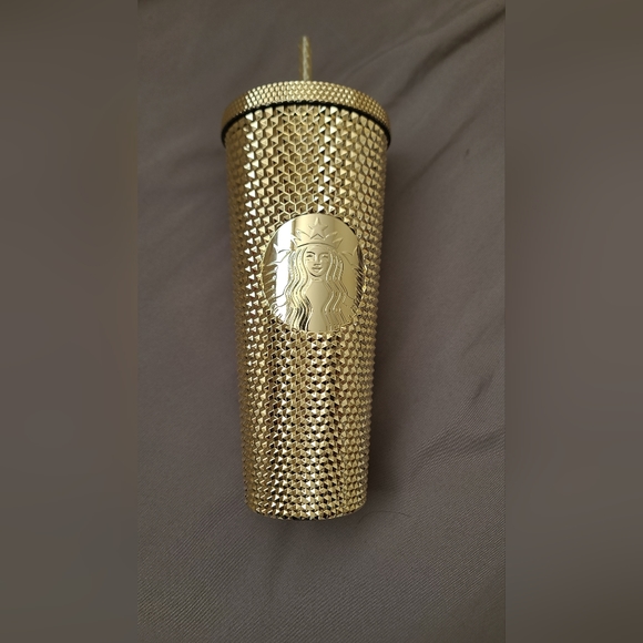 Starbucks Gold Cup 2022 Holiday Studded Bling Plastic Cold Cup Venti 24floz NWT - Picture 1 of 3